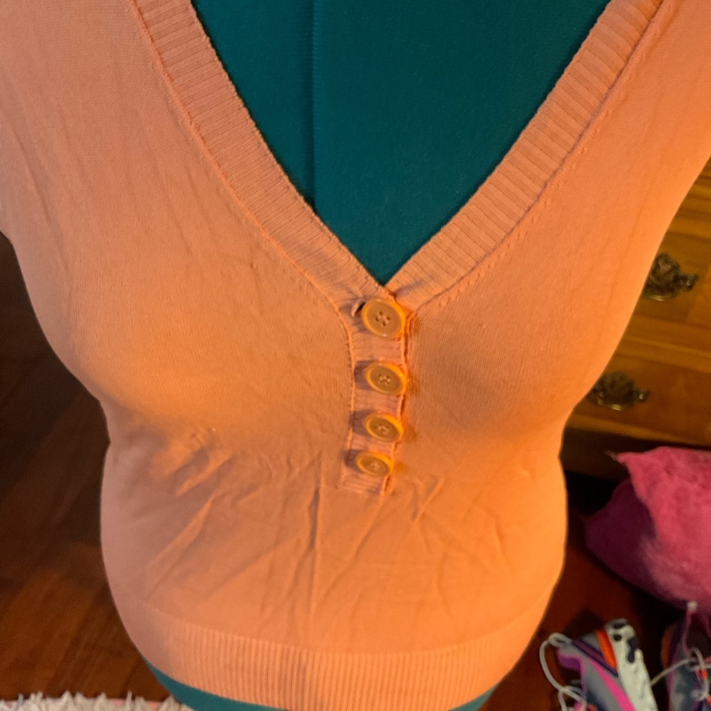 Large v neck sleeveless top